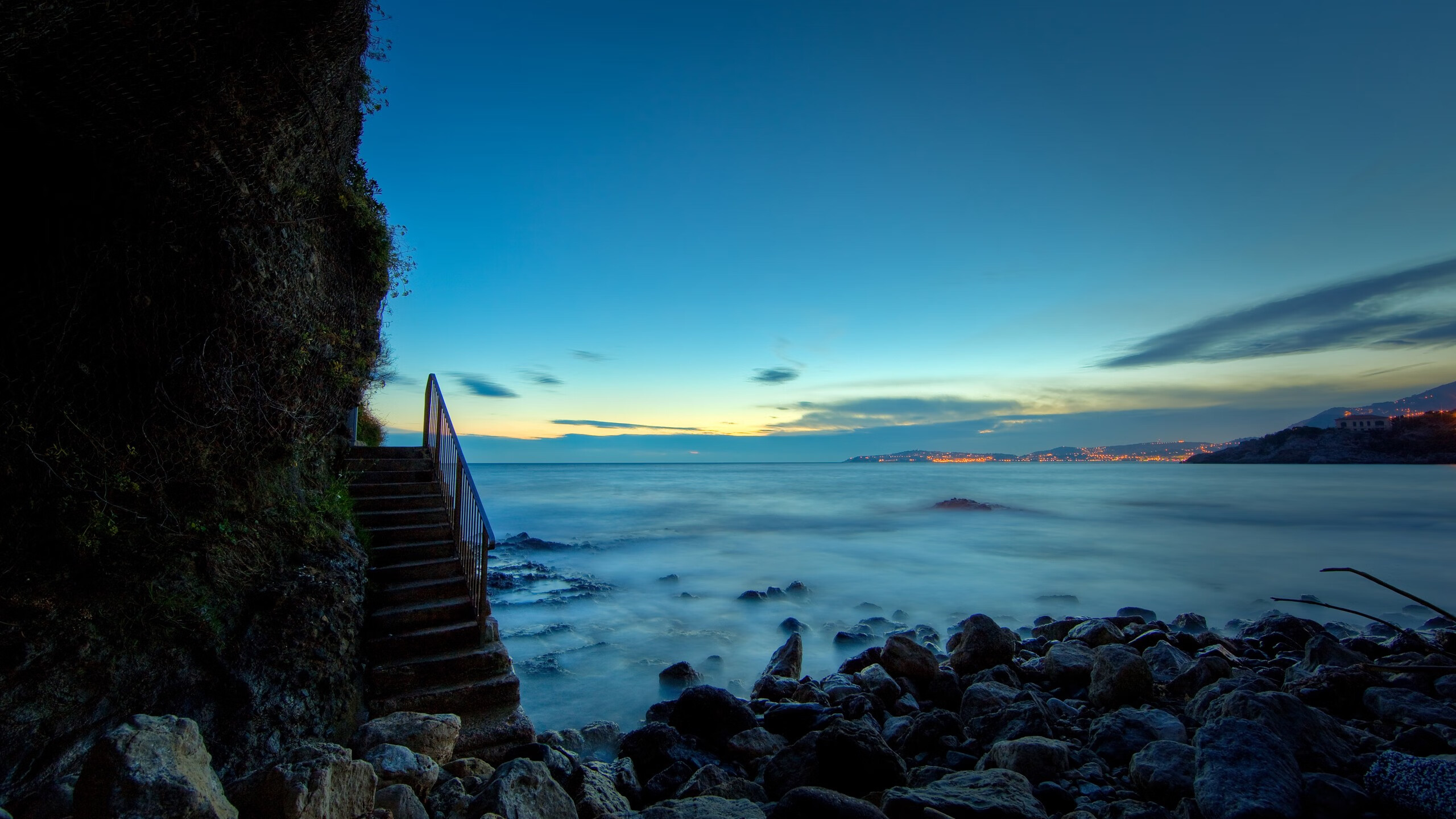 曼联锋线默契十足,红魔军团冲击前四,曼联红魔图片